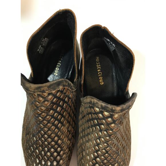 Musse & Cloud Netflix Leather Laser Cut Ankle Boots 10 Athropologie - Picture 6 of 10